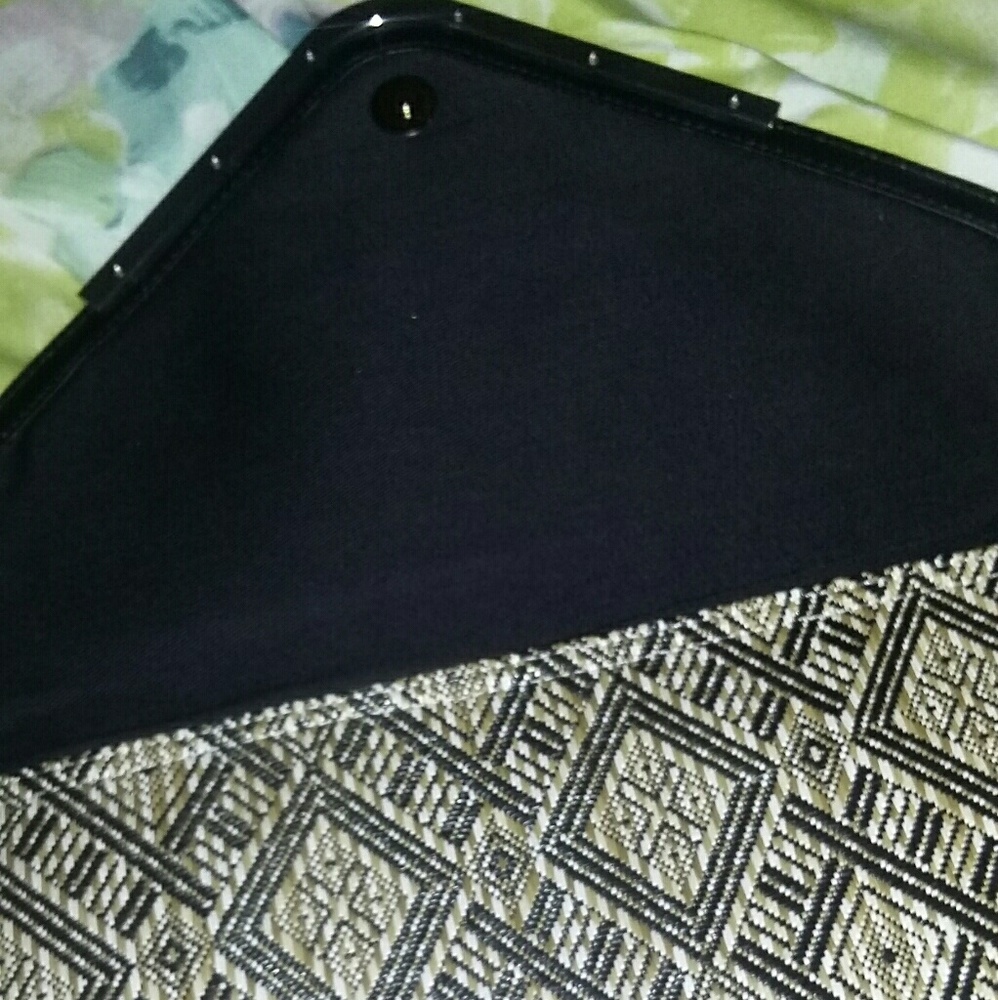 BCBGeneration Large Clutch - Picture 3 of 6